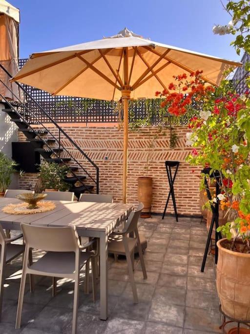 Riad Miloud En Exclusivite 10 P Au Coeur De La Medina Marrakesh Bagian luar foto